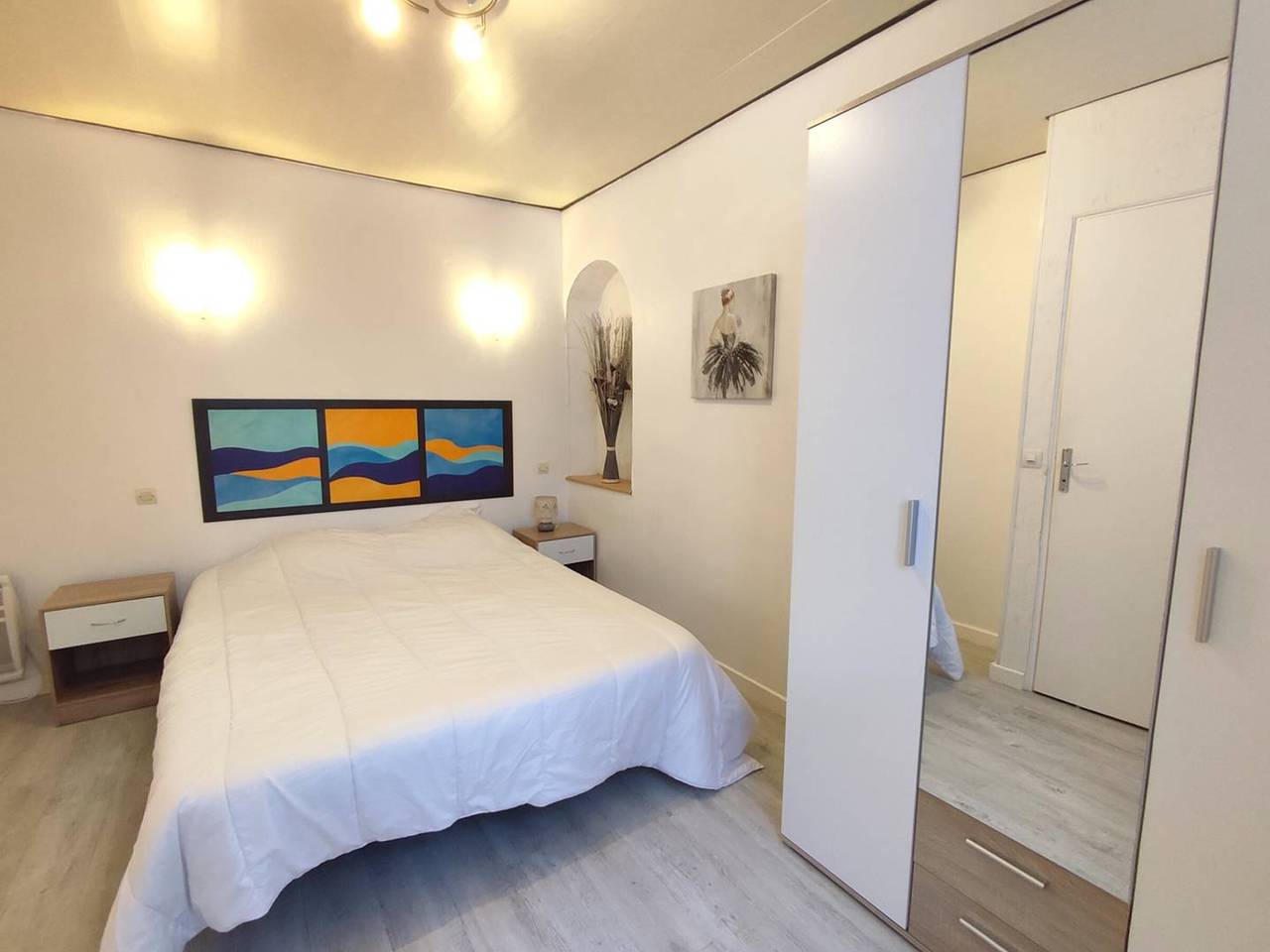 Entire apartment, Central Apartment in Trebeurden, 500m from Beach, Near Shops, Parking, Modern Amenities in Trébeurden, Pink Granite Coast
