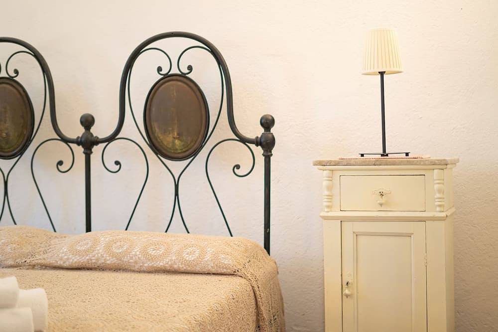Casa Tonda - Zwei Schlafzimmer Haus, Schläft 5 in San Giovanni (Nuoro), Posada