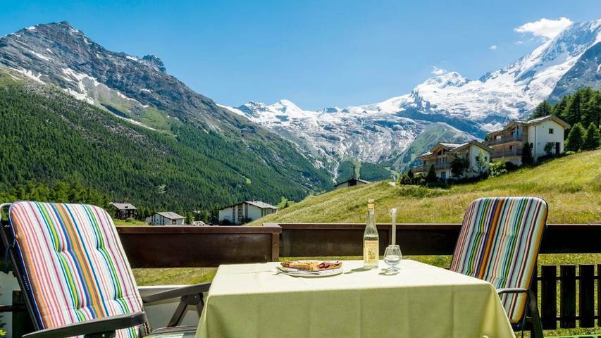 Ferienwohnung für 2 Personen, mit Balkon und Terrasse sowie Ausblick
