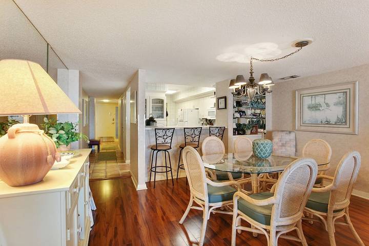 Villa for 7 people, with pool and balcony in South Carolina