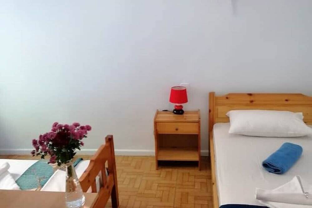 Entire apartment, \"Philoxenia\" ( Sea front apartment in Glossa, Sporades