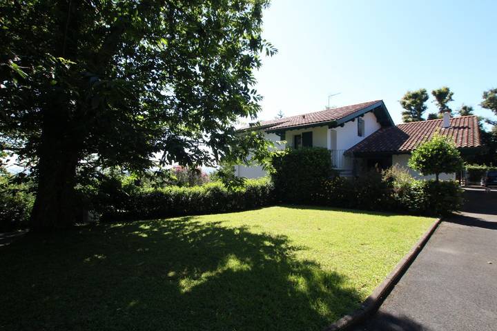 Gîte pour 4 personnes, avec Terrasse et Jardin
