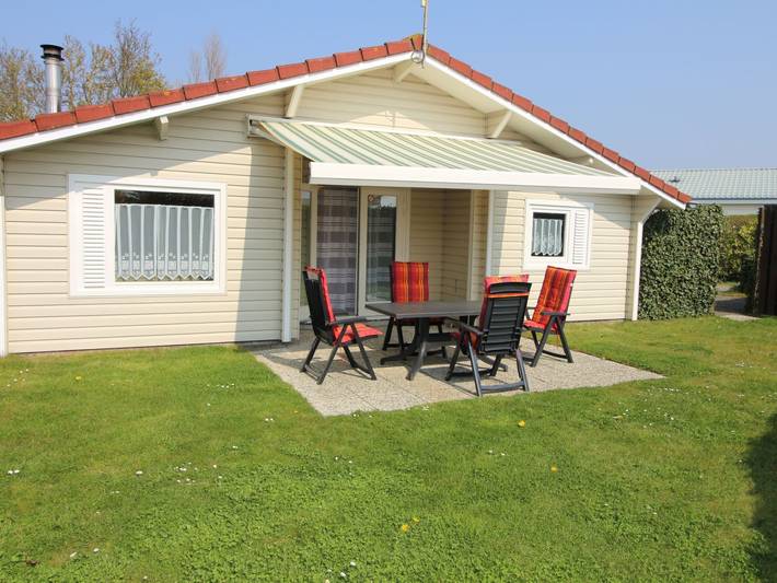 Bungalow für 4 Personen, mit Terrasse und Garten, mit Haustier in Renesse