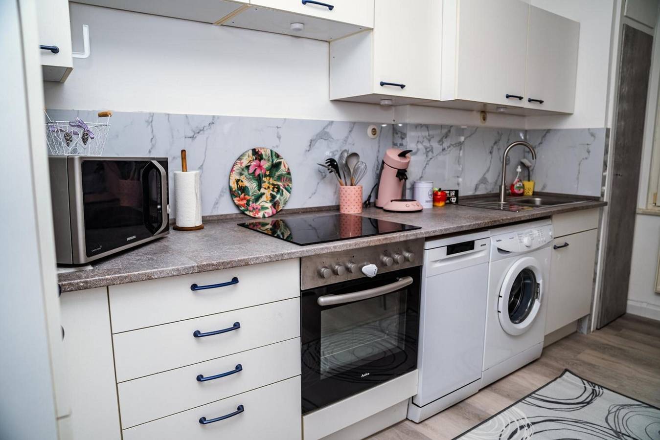 Ganze Wohnung, Apartment 'Ella 2' mit Seeblick, Balkon und Wlan in Friedrichshafen, Region Bodensee-Oberschwaben