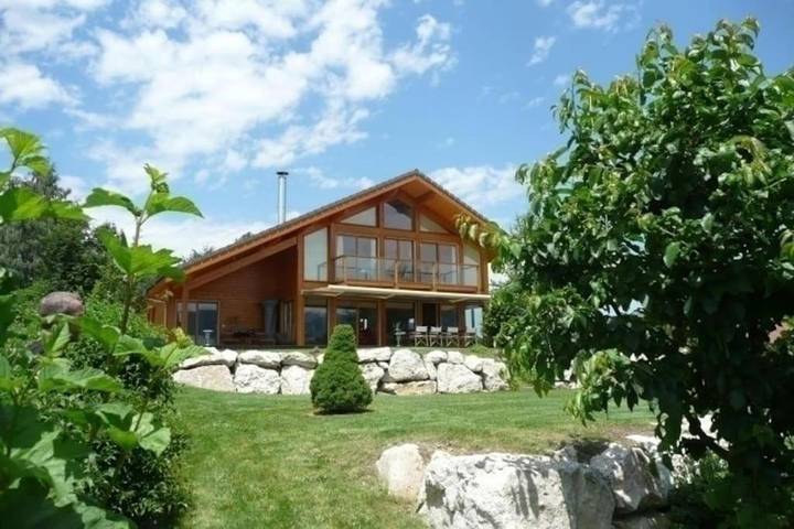 Chalet pour 10 personnes, avec sauna ainsi que jardin et vue