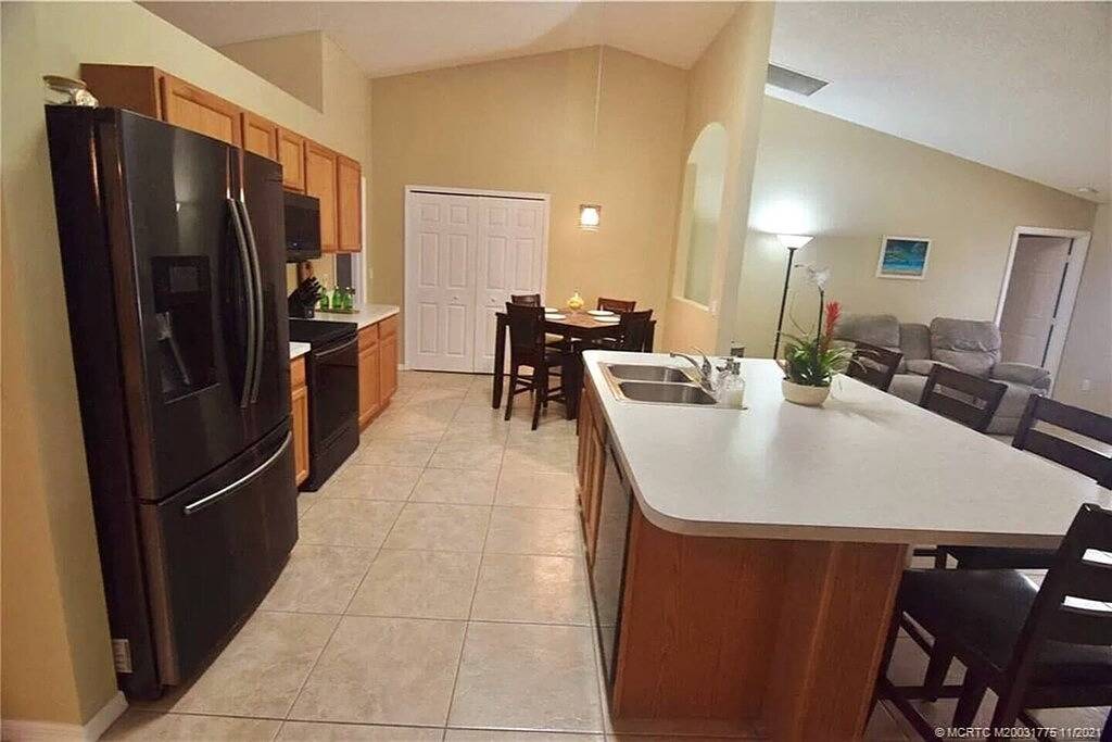 Beautiful Spacious home with large heated Pool - Summer Fun and Winter Escapes in Port St. Lucie, St. Lucie County