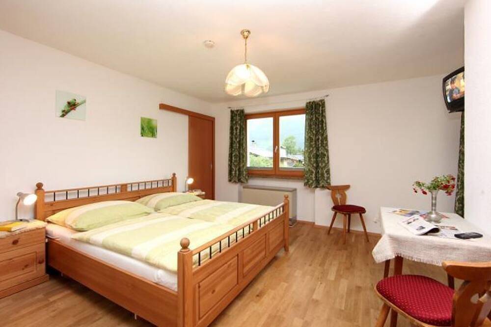 Haus Elisabeth - Doppelzimmer mit Dusche od. Bad, Wc in Zell am See, Pinzgau