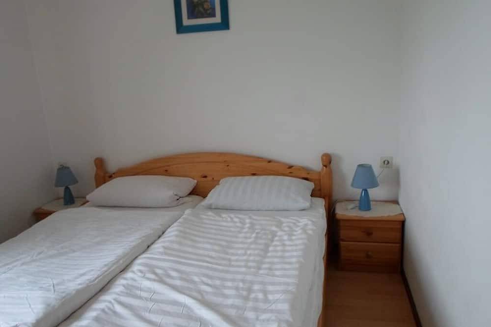 Ganze Wohnung, Ferienwohnung 54qm mit Dusche, Balkon und Grillmöglichkeit in Rimsting, Chiemsee