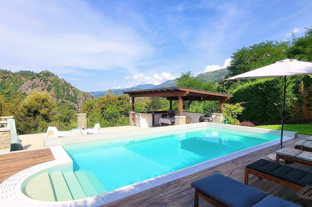 Schönes Dorfhaus, Pool. Gehen Sie zum Restaurant. Wifi. Flexible Umstellung. in San Romano in Garfagnana, Garfagnana