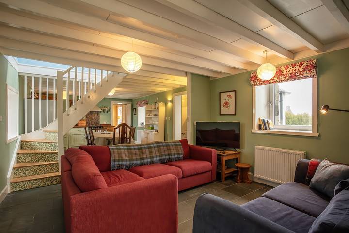 Holiday rental for 8 people, with garden on North Uist