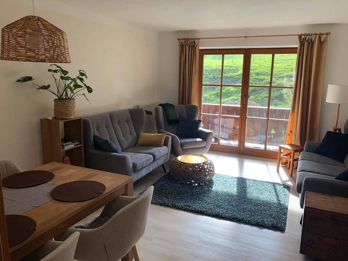 Ganze Wohnung, Traumhafte Wohnung im Chiemgau in Weissbach an der Alpenstrasse, Schneizlreuth