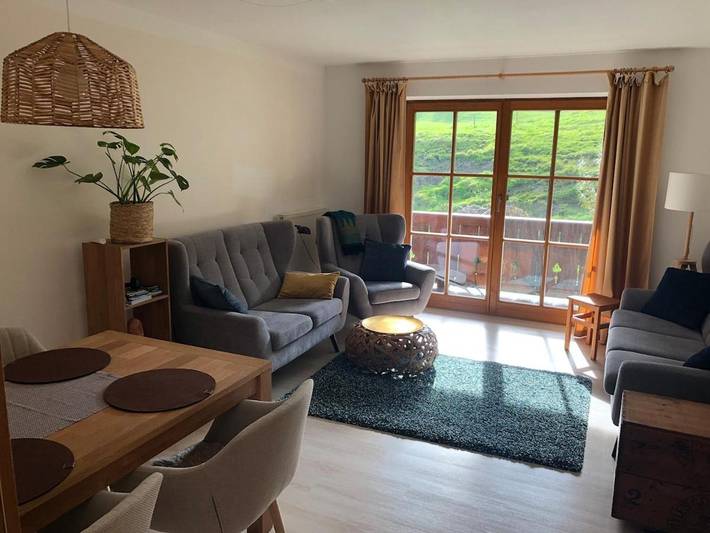 Ferienwohnung für 4 Personen, mit Balkon und Garten sowie Ausblick in Schneizlreuth