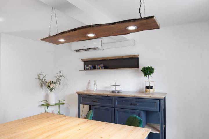 Ferienhaus Naturparadies an der Saale mit Grill im Innenhof , Boot, Wlan, Netflix, und Klimaanlage in Könnern, Region Salzlandkreis