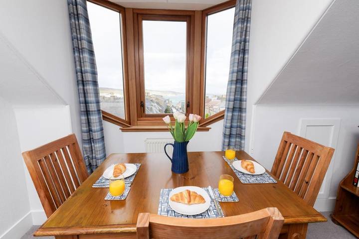 Holiday rental for 4 people, with garden and view on Shetland Islands