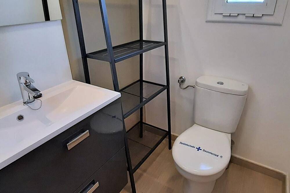 Apartamento entero, Apartamento en Colera con Terraza y Piscina Comunitaria in Colera, Alt Empordà