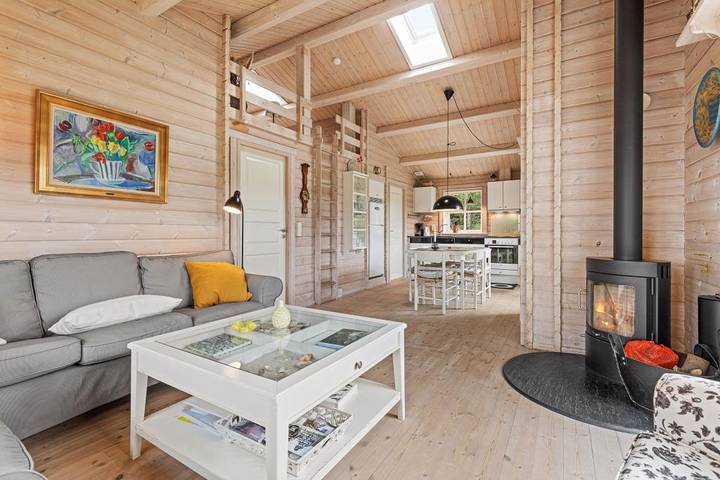 Schnuckeliges, strandnahes Sommerhaus mit Kaminofen in Vejers in Vejers Strand, Varde