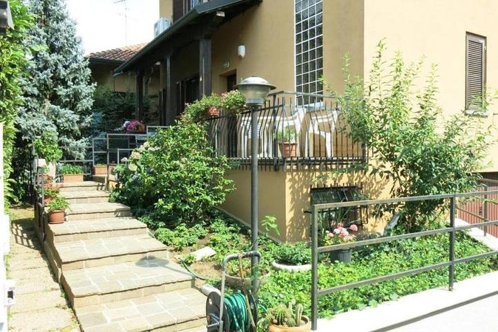 Appartamento per 4 persone, con Balcone e Giardino a Garbagnate Milanese
