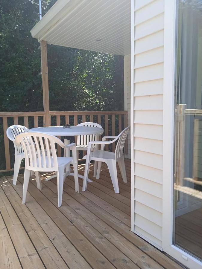 Parc de vacances pour 5 personnes, avec vue ainsi que piscine et jardin, animaux acceptés à Prailles - 2