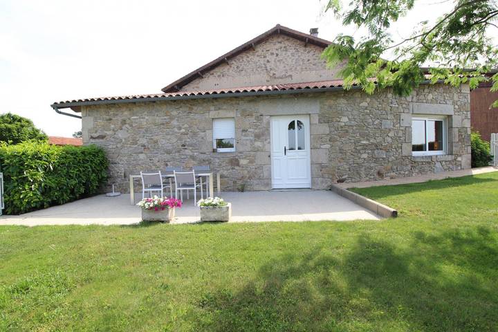 Gîte pour 4 personnes, avec jardin à Oradour-sur-Glane