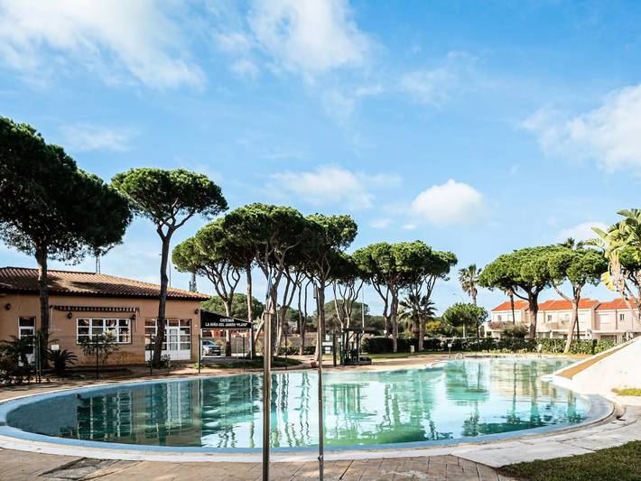 Chalet para 4 personas, con jardín y piscina, Se admiten mascotas en La Barrosa