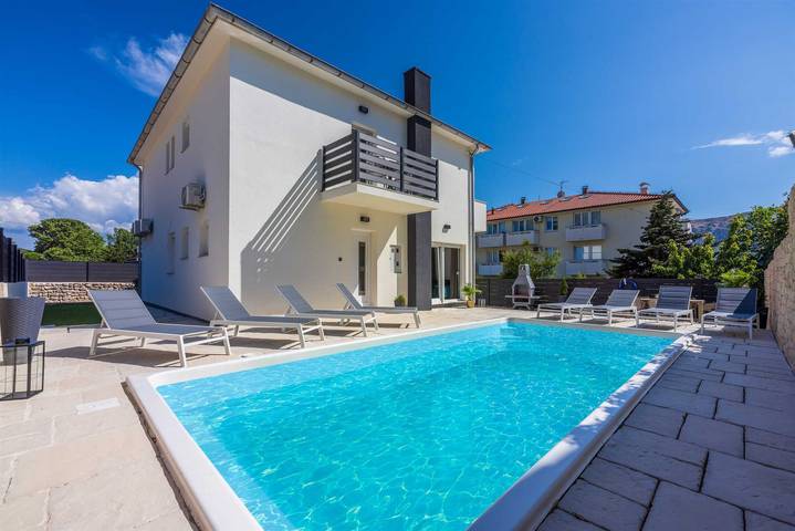 Ferienhaus für 8 Personen, mit Balkon und Garten sowie Pool auf Krk
