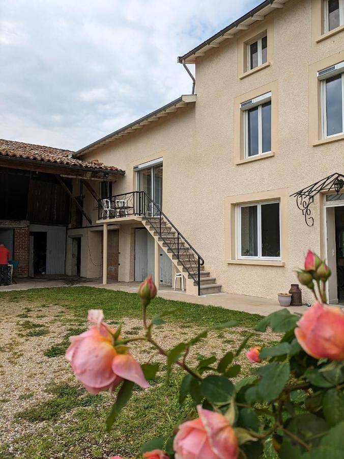 Gîte pour 4 personnes, avec terrasse à Clonas-sur-Varèze - 2
