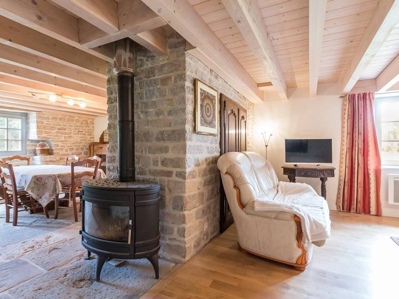 Gîte au cœur de la Vallée, jardin privé, capacité 6 pers. in Saint-Sulpice (Haute-Saône), Haute-Saône