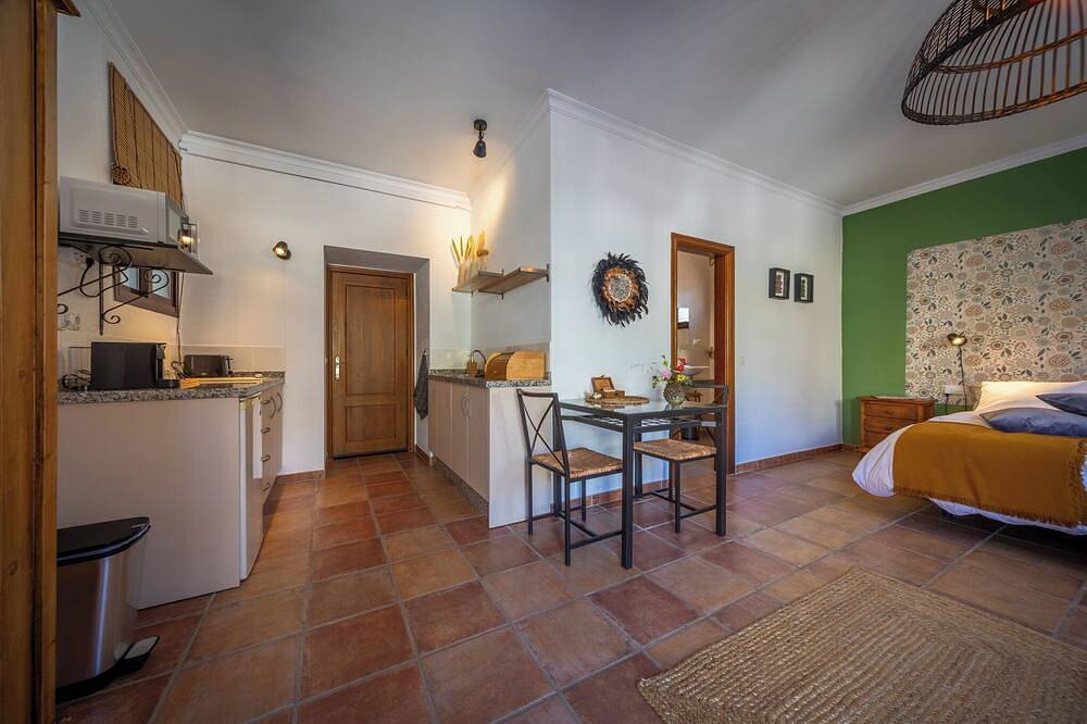 Boutique B&B Casa La Calera/ Caminito del Rey-15 min/Ronda-25 min/ Teba-5 min in Teba, Málaga Provinz