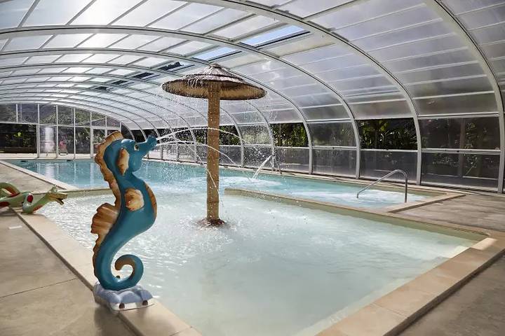 Mobilheim | Premium | 2 Zi. | 4 pers. | Ãœberdachte Terrasse | A/C | Tv in Gréoux-les-Bains, Alpes-de-Haute-Provence
