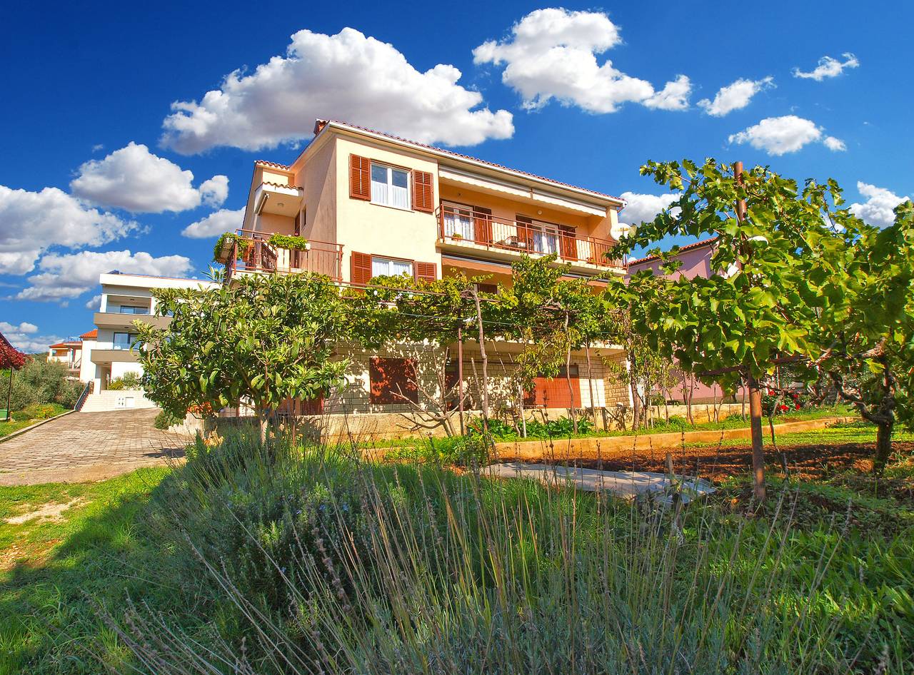 Ganze Wohnung, Ferienwohnung für 5 Personen mit Balkon in Rabac, Labin-Rabac