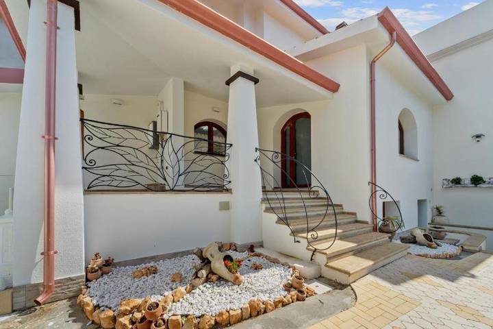 Casa vacanza per 2 persone, con Terrazza e Giardino a Sanluri