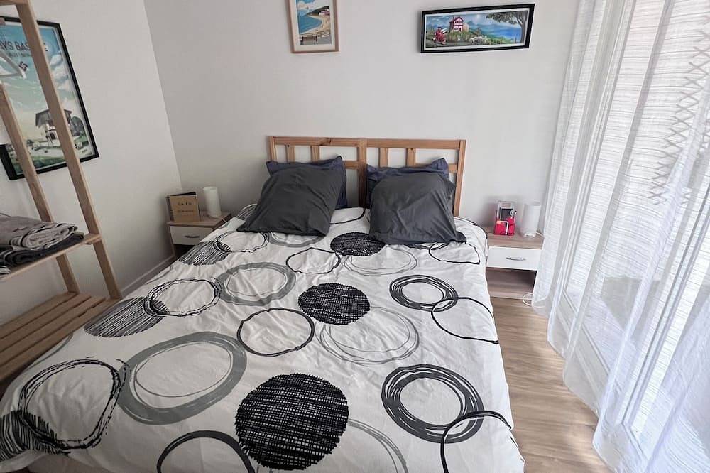 Chambre Avec Piscine Et Climatisation. in Cambo-les-Bains, Région de Bayonne