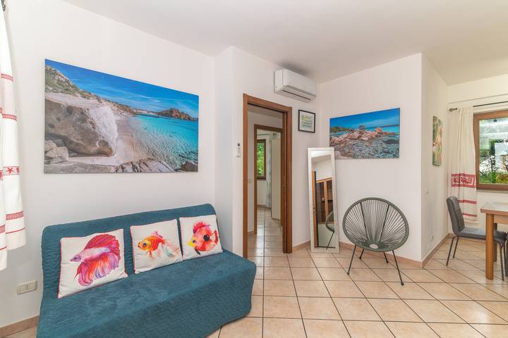 Appartamento intero, Appartamento 'Guest House In The Center Of Olbia' con Wi-Fi e aria condizionata in Terranoa/Olbia, Olbia
