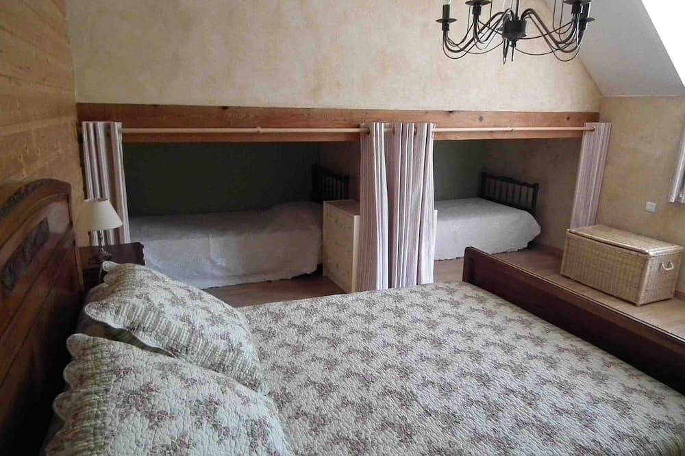 Gîte de charme de la Laiterie d'Albepierre ( 3 étoiles) in Albepierre-Bredons, Parc naturel régional des Volcans d'Auvergne