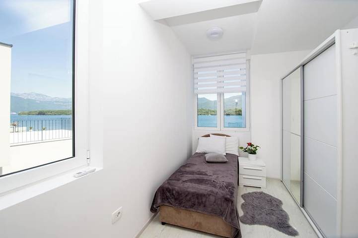 Ferienhaus für 6 Personen, mit Garten und Balkon sowie Sauna in Montenegro - 4
