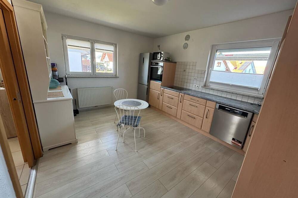 Ganze Wohnung, Großes 3 Zimmer Ferienwohnung mit Terrasse, Garten und Stellplatz in Hilzingen, Hegau