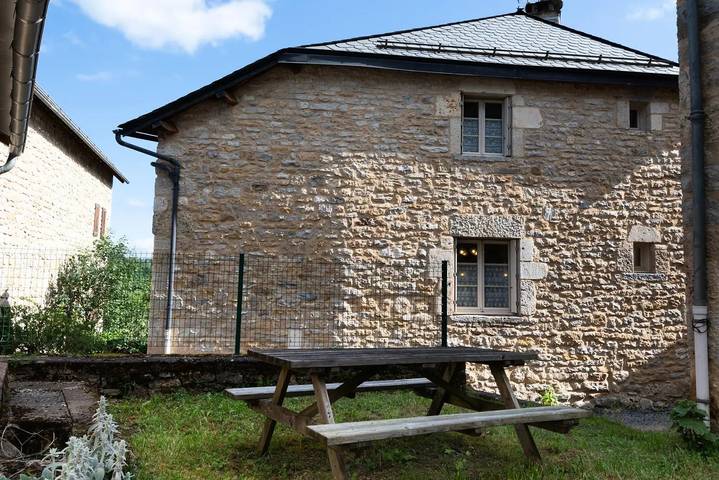 Gîte pour 6 personnes, avec Balcon ainsi que Jardin et Piscine à Saint-Saturnin (Lozère)