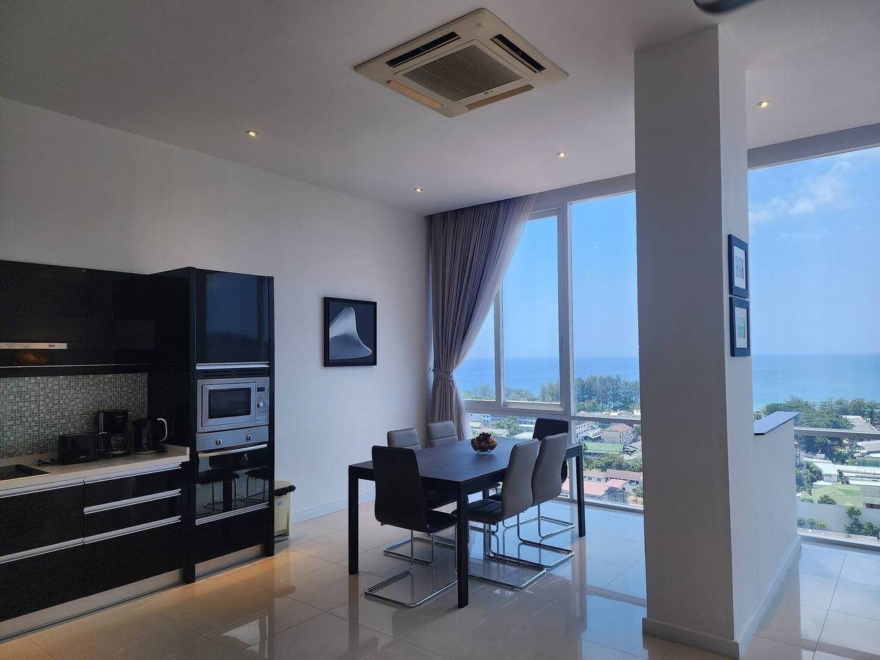 Entire apartment, A2-stunning Seaview 4brs3baths Duplex karon City in Ban Karon, Karon