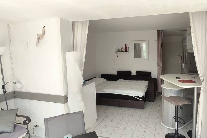 Gîte pour 4 personnes, avec terrasse ainsi que jacuzzi et piscine dans Plage Mateille - 3