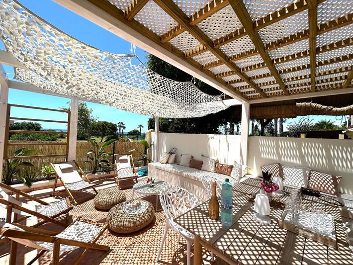 Casa para 8 personas, con vistas y piscina además de piscina para niños y jardín en Tarifa