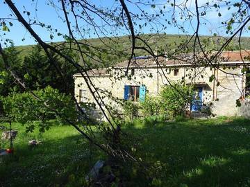 Gîte pour 5 personnes, avec vue et terrasse à Rochebaudin