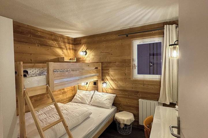 Location de vacances pour 7 personnes, avec balcon et piscine à Saint-François-Longchamp