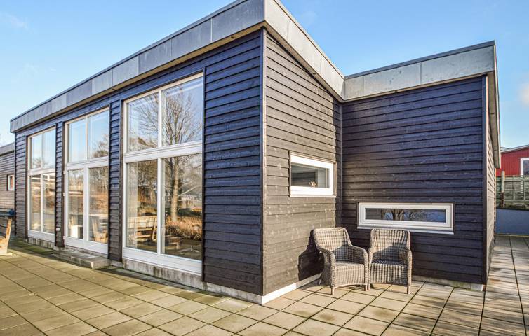 Ferieudlejning for 6 personer, med jacuzzi og terrasse i Hjarbæk