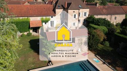 Location de vacances pour 12 personnes, avec terrasse et piscine à Nanton