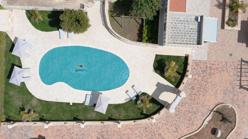 Ferienanlage für 4 Personen, mit Pool und Garten sowie Ausblick, kinderfreundlich in Süditalien - 3