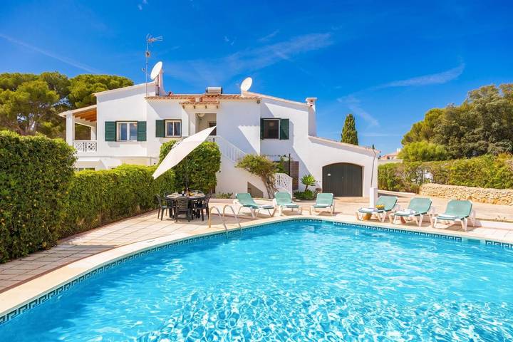 Apartamento para 6 personas, con Vistas al mar y Balcón además de Terraza y Jardín en Cala Galdana