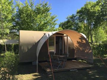 Tente pour 4 personnes, avec bassin pour enfant en Dordogne