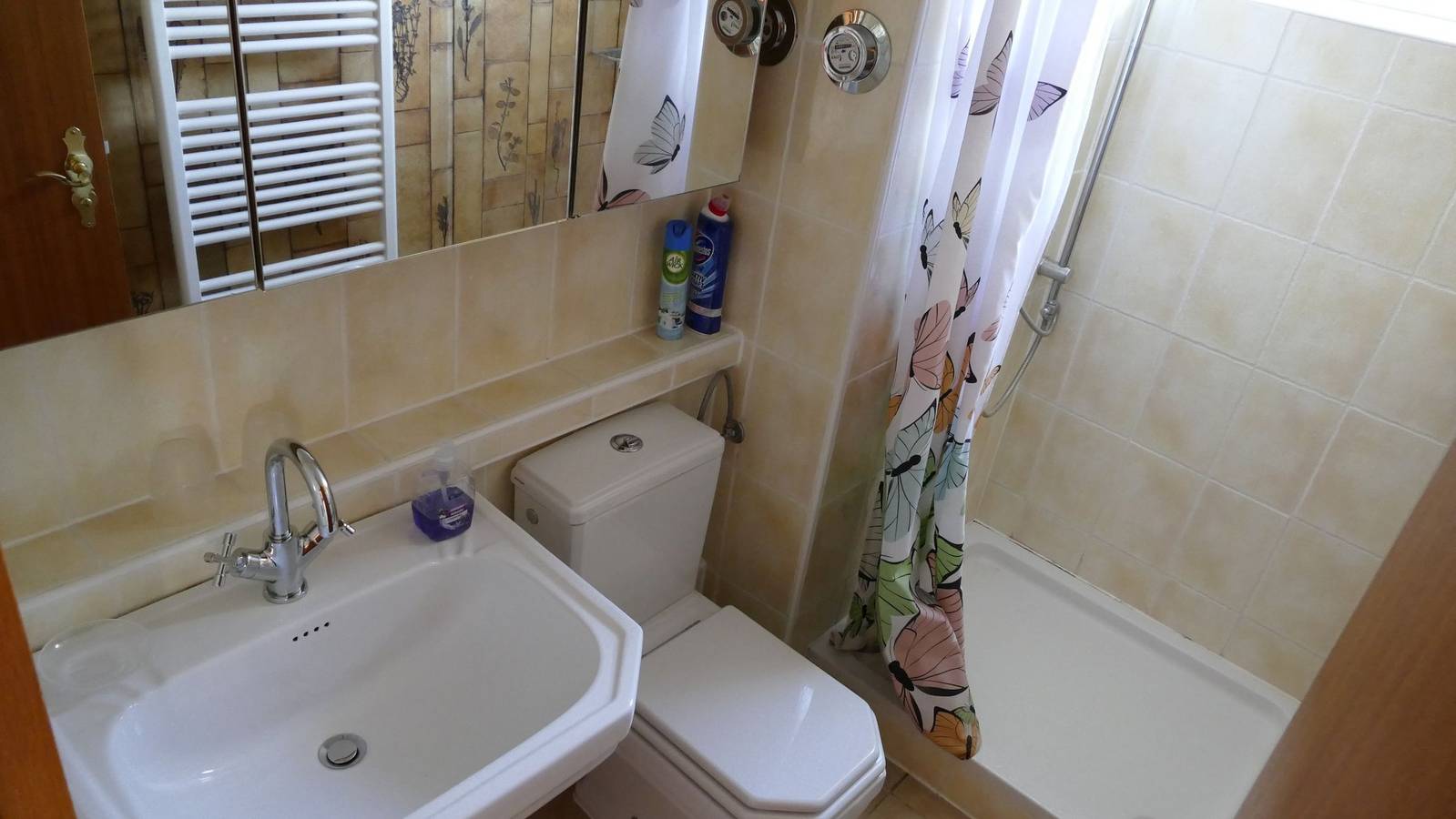 Ganze Ferienwohnung, Appartement 230 (Dorothee Suckfüll) - Apartement 230, 40qm, 1 Schlafzimmer, Terrasse, max. 2 Personen in Beuren, Albsteig Etappe 9