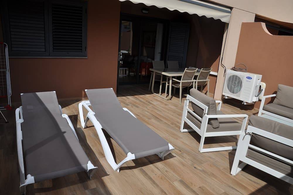 Entire apartment, Spacious 2 bedroom apartment, large terrace, sea view, Paraiso Ii complex in Playa Paraíso, Adeje