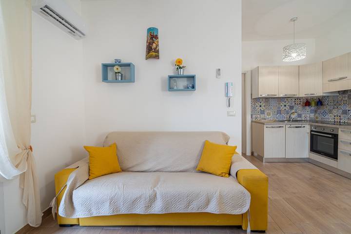 Appartement entier, Appartement 'Re Di Denari' avec vue sur la mer, Wi-Fi et climatisation in Lido di Noto, Région de Noto